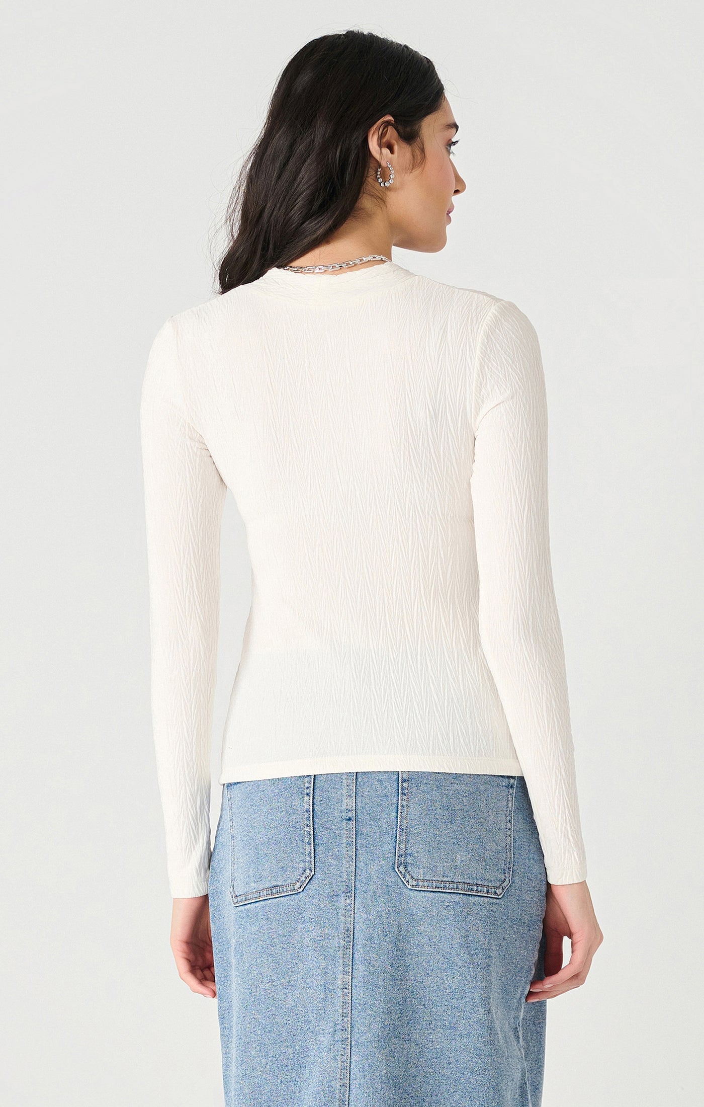 Ls Textured Twist Front Top